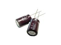 kondenzátor 4,7uF/450V 105°C