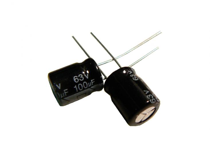 kondenzátor 100uF/63V 105 st.C