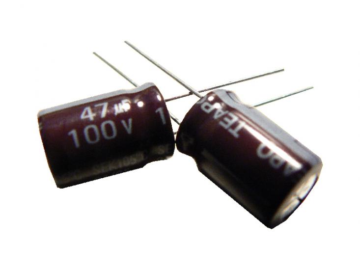 kondenzátor 47uF/100V 105°C