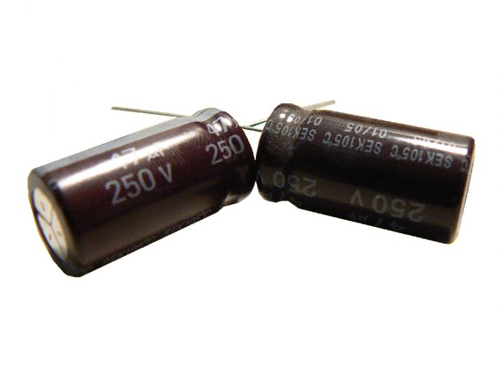 kondenzátor 47uF/250V 105 st.C